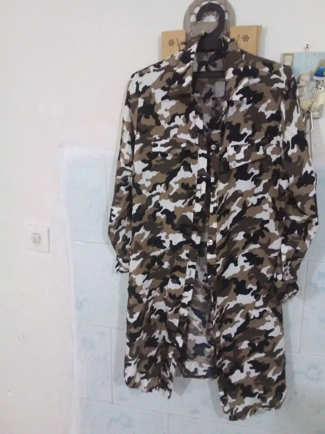 چندتامانتو نو شیک وخوش رنگ|لباس|صحنه, |دیوار