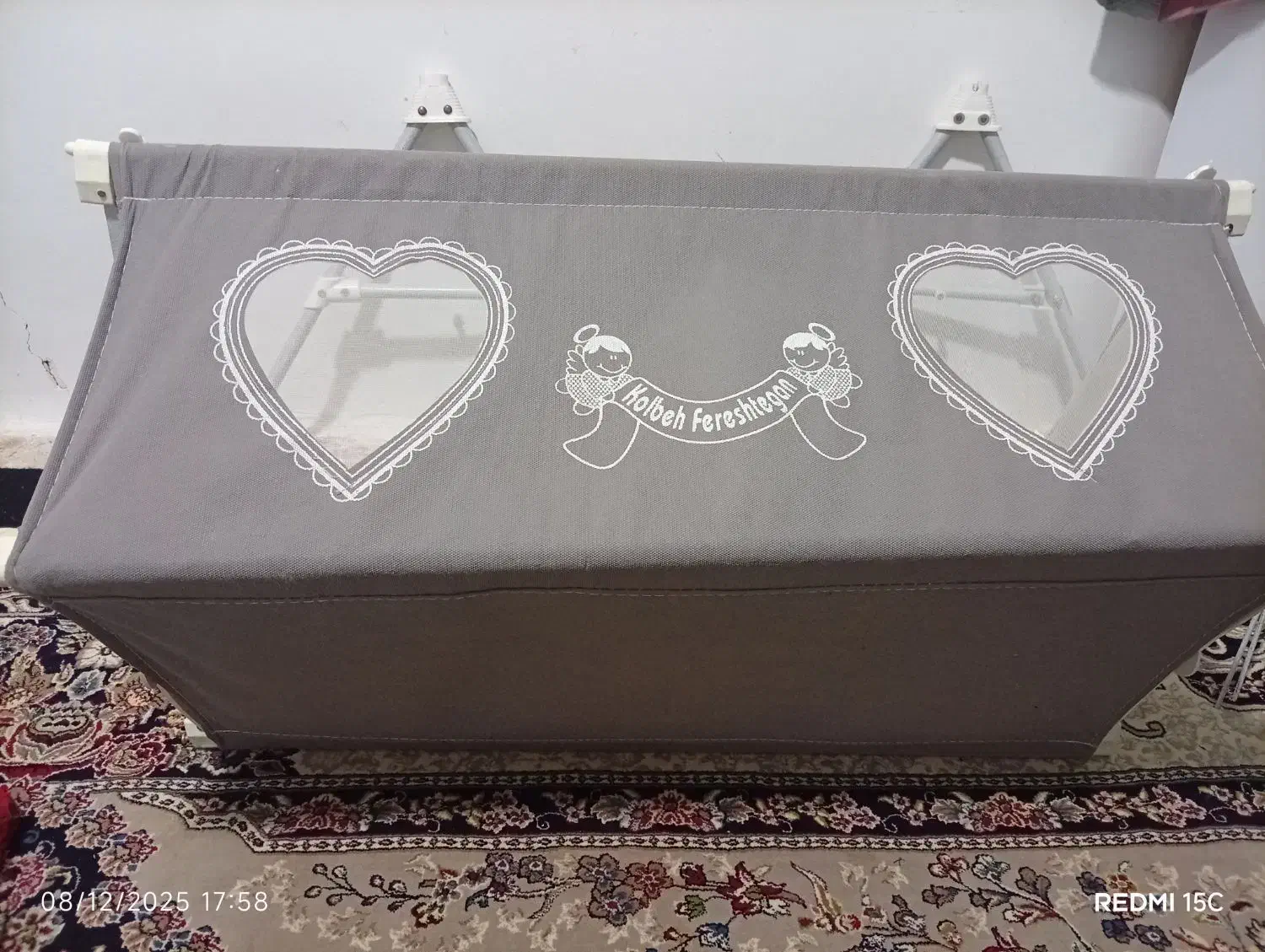 گهواره بچه|تخت و صندلی بچه|تربت جام, حافظ|دیوار