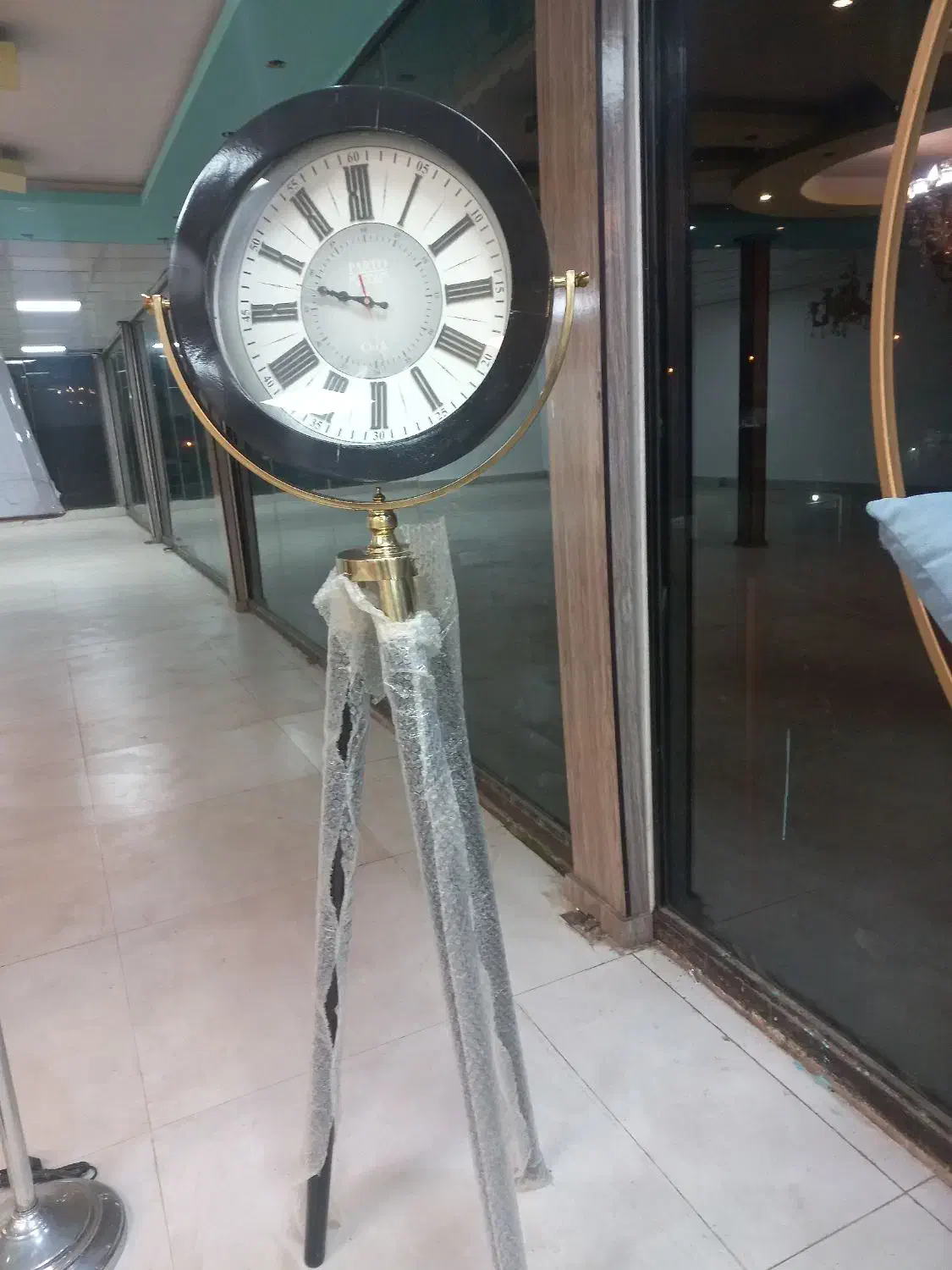 ساعت ایستاده|ساعت دیواری و تزئینی|رشت, آتشگاه|دیوار