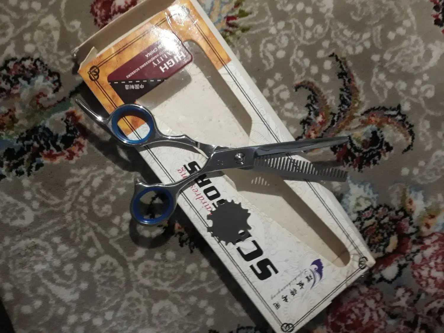 قیچی آرایشگری نوع|آرایشگاه و سالن‌های زیبایی|رشت, دیانتی|دیوار