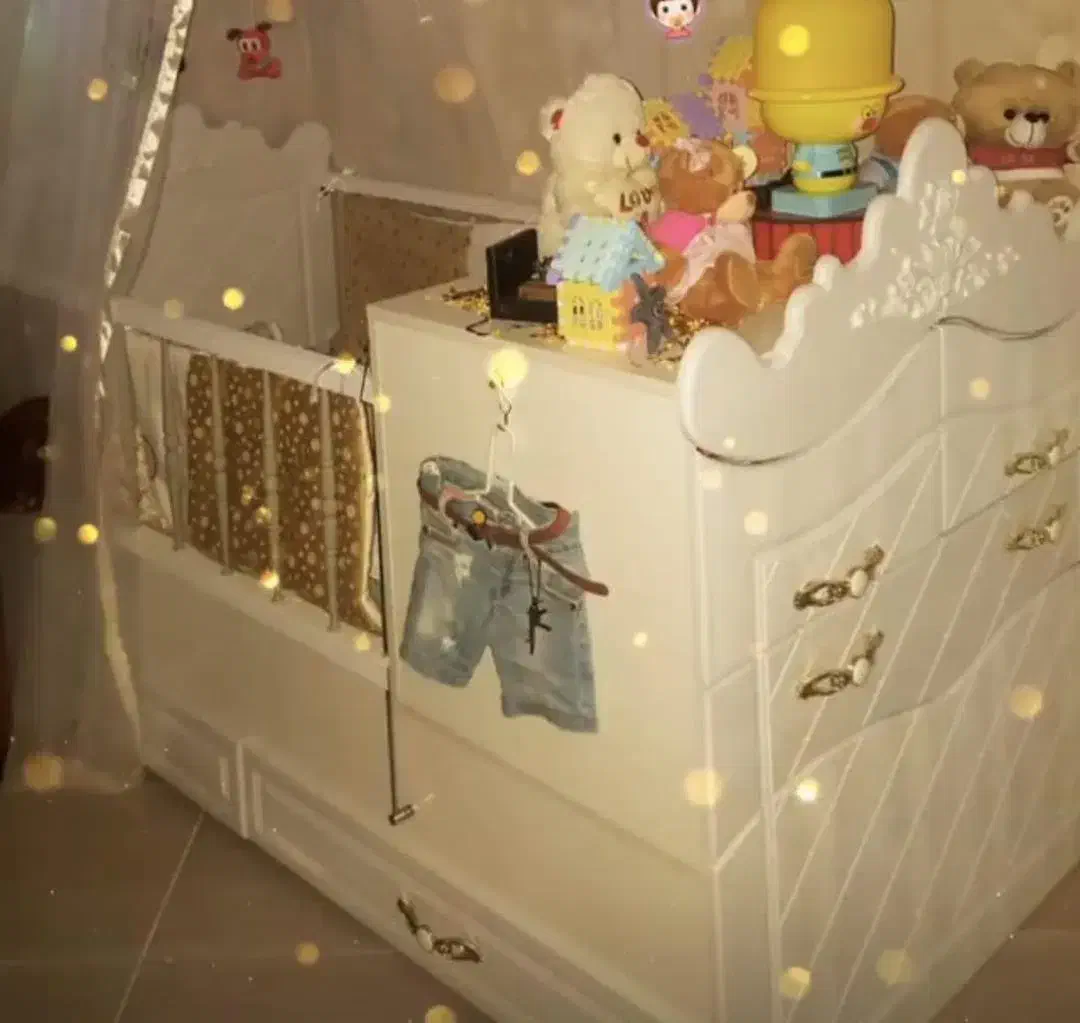 تخت و کمد نوجوان و کالسکه|اسباب و اثاث بچه|تهران, حکیمیه|دیوار