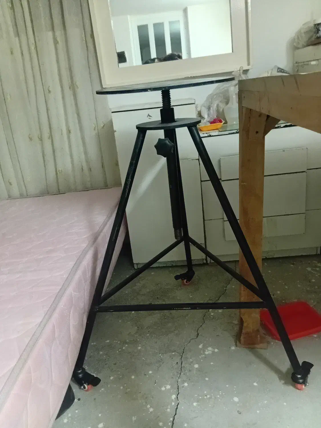 سه پایه مجسمه|مجسمه، تندیس، ماکت|کلارآباد, |دیوار