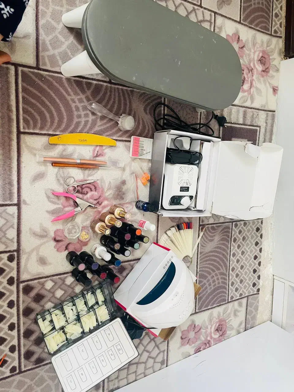 لوازم کاشت ناخن|آرایشگاه و سالنهای زیبایی|بجنورد, |دیوار