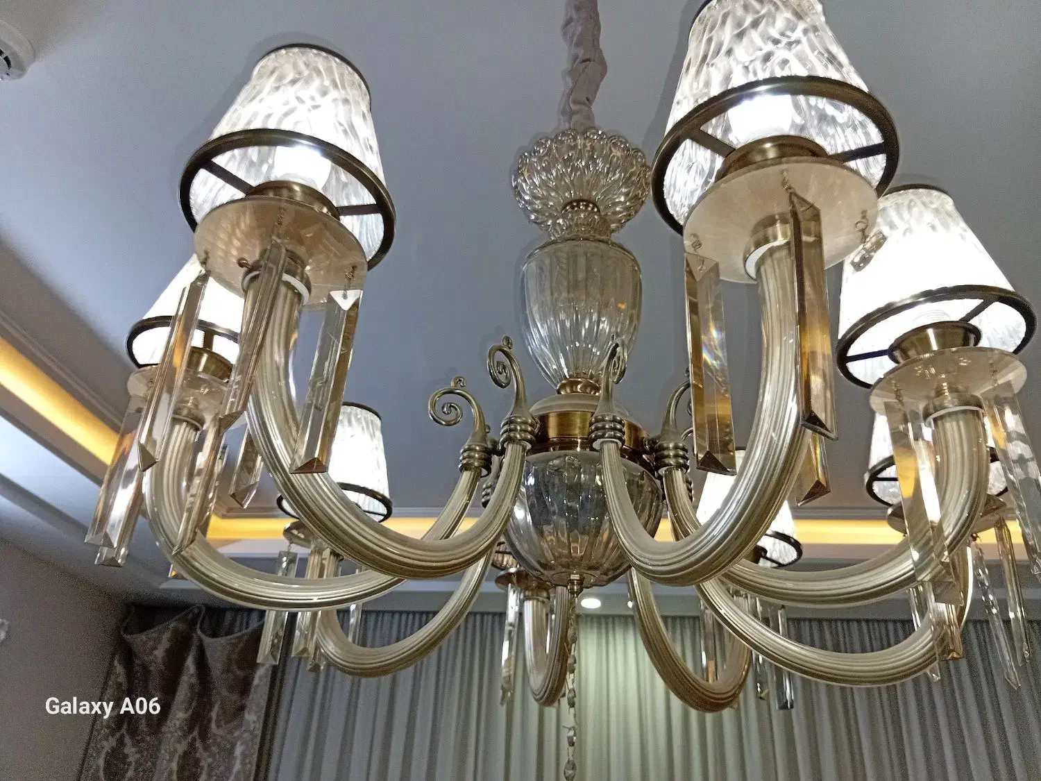 لوستر|لوستر و چراغ آویز|مشهد, فرهنگ|دیوار