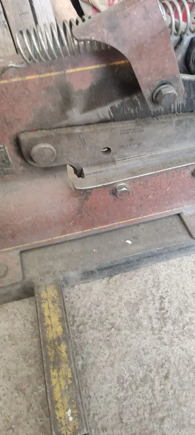 اره آتشی تک فاز با قیچی آلمان ورق بر میز کار سنگین|ماشینآلات صنعتی|کرمانشاه, |دیوار