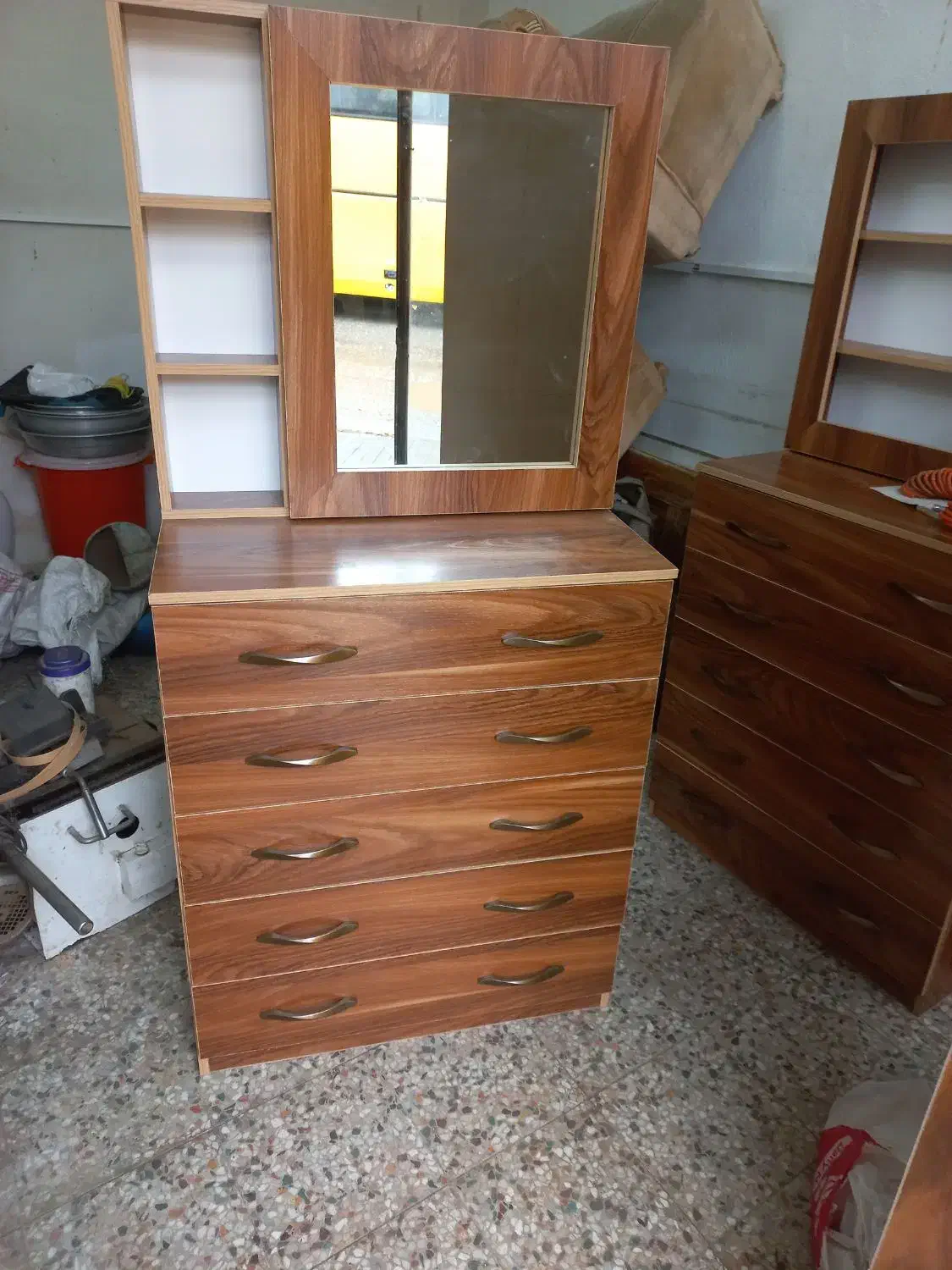 دراور|جاکفشی، کمد، دراور|کومله, |دیوار