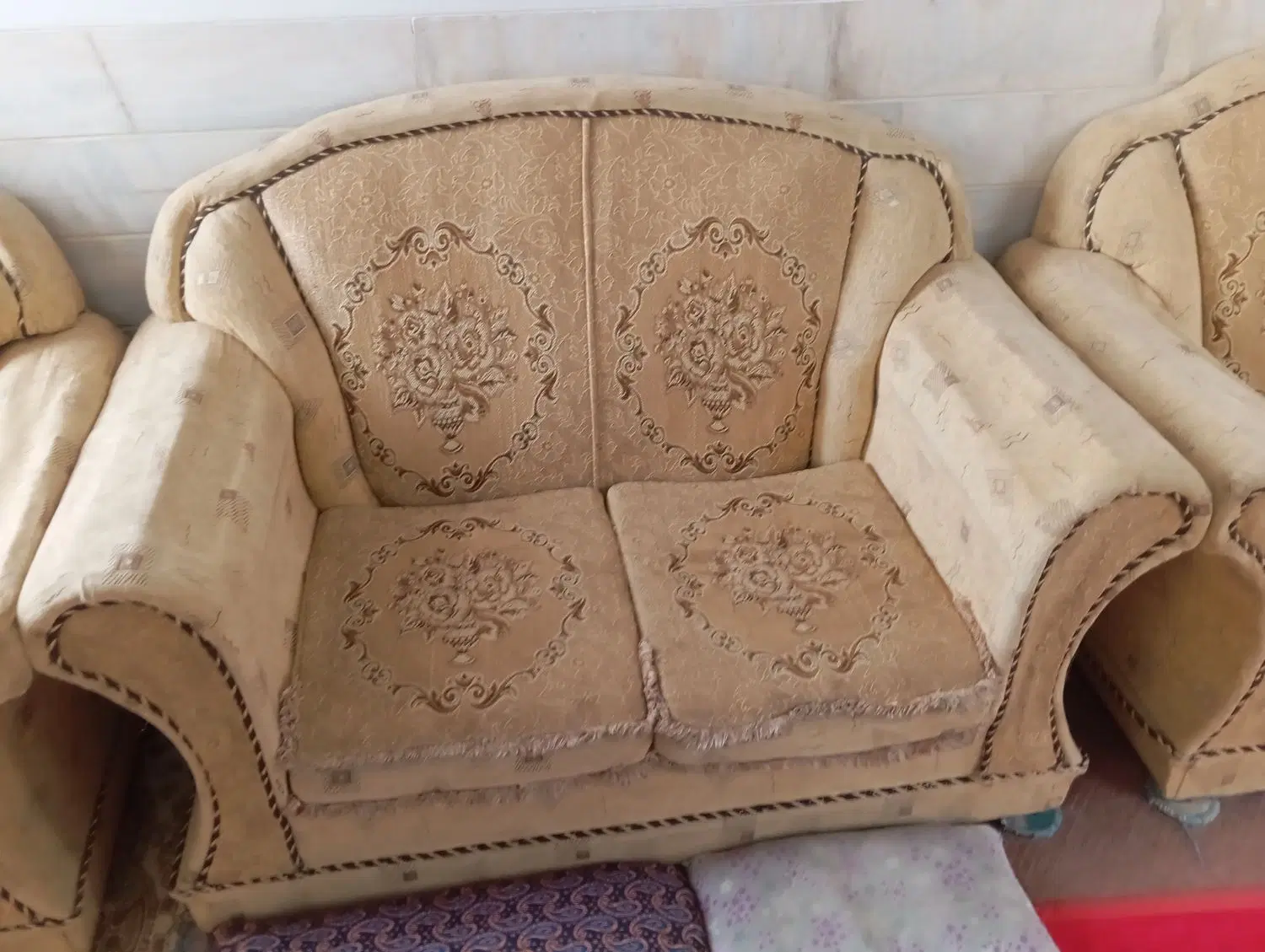 مبل|مبلمان خانگی و میز عسلی|میبد, |دیوار