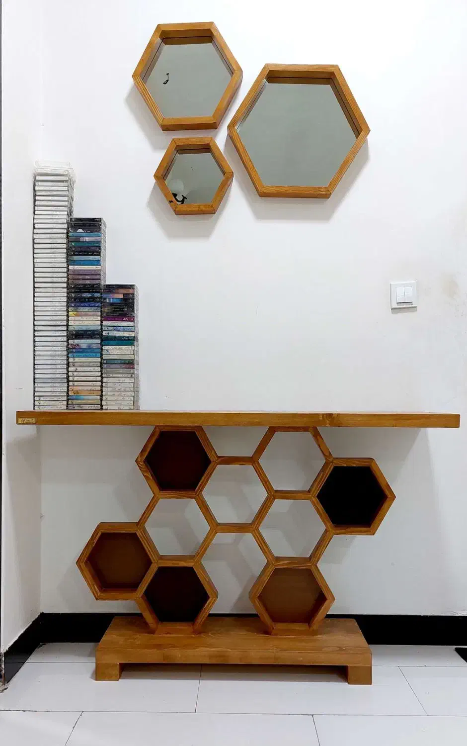 میز کنسول کندویی با آینه|بوفه، ویترین، کنسول|نورآباد, |دیوار