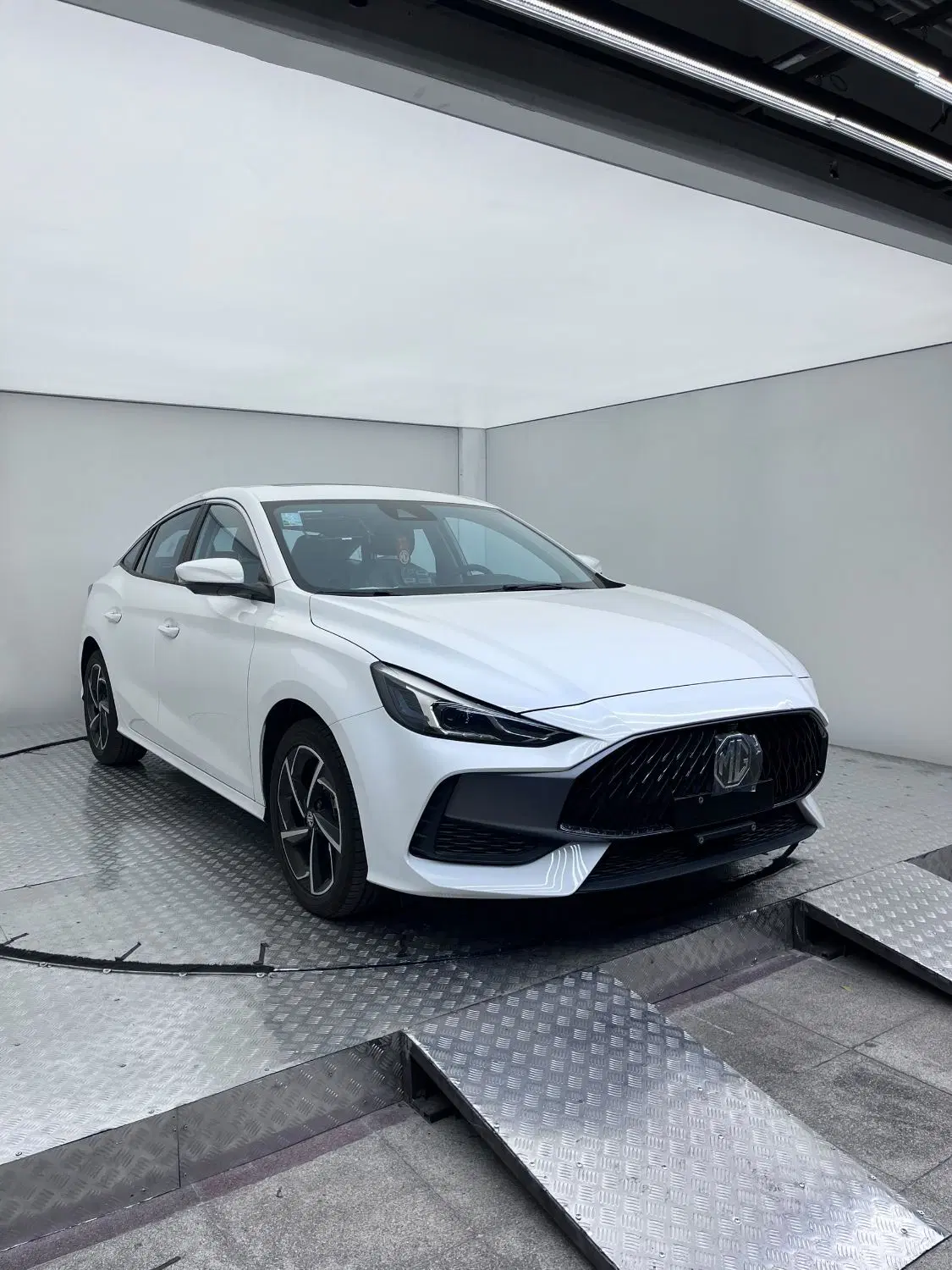MG GT 2024|خودرو سواری و وانت|تهران, ولنجک|دیوار