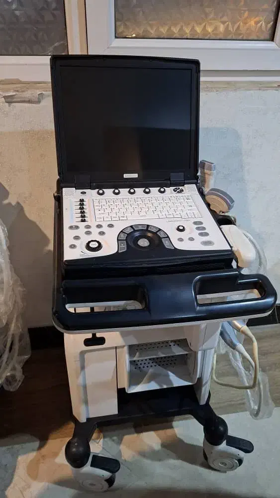 منشی و بهیار خانم|استخدام درمانی، زیبایی، بهداشتی|تهران, میرداماد|دیوار