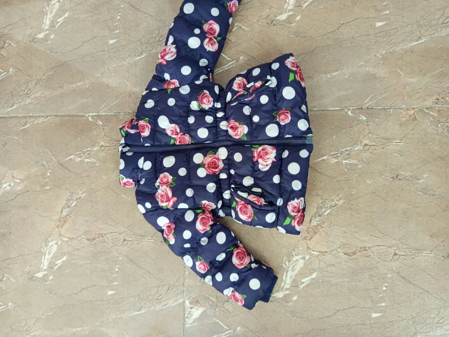 تعداد زیادی لباس بچگانه،زمستانی و تابستانی|کفش و لباس بچه|کوچصفهان, |دیوار