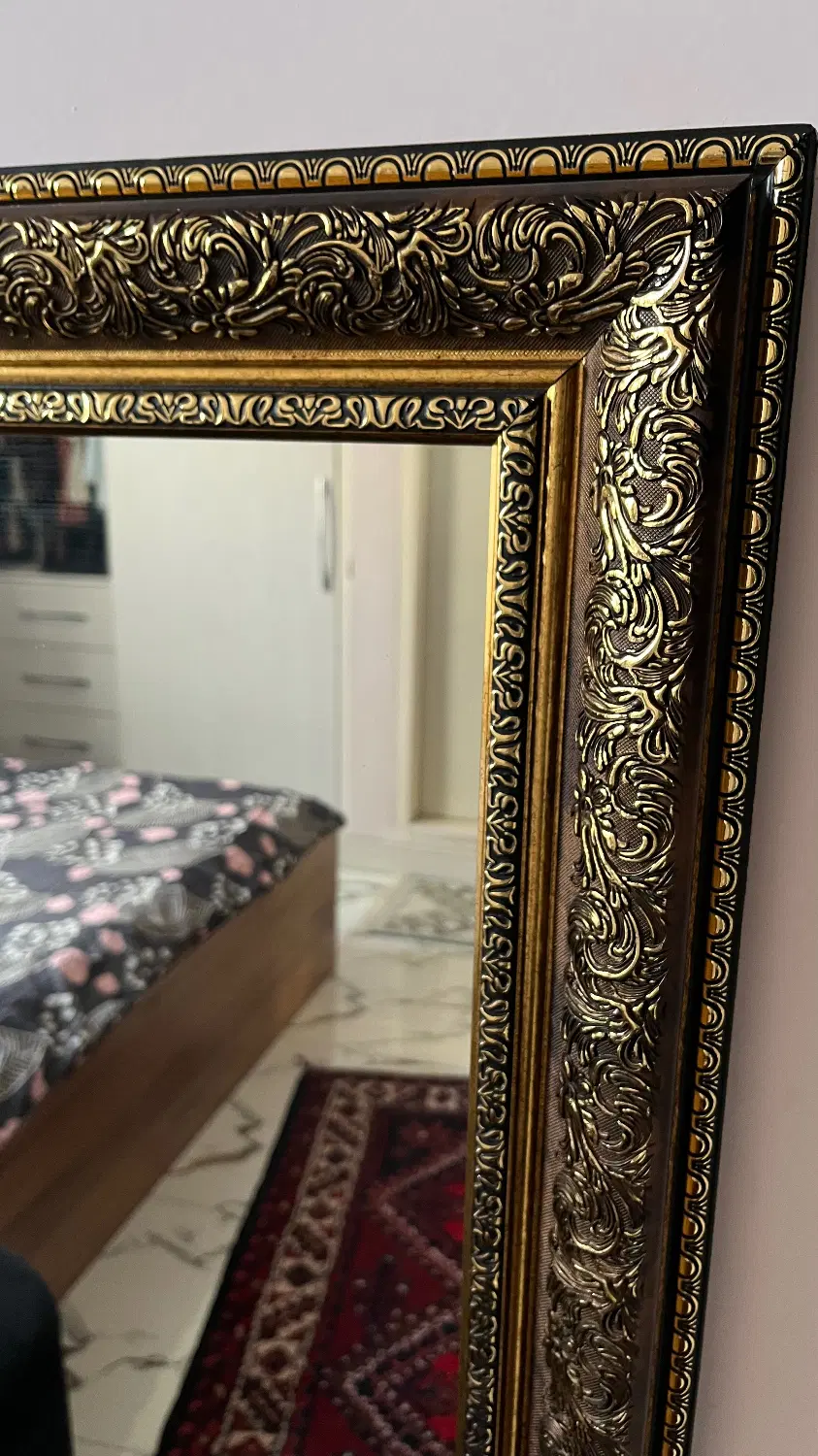 آیینه قدی|آینه|شهر ری, دولت‌آباد|دیوار