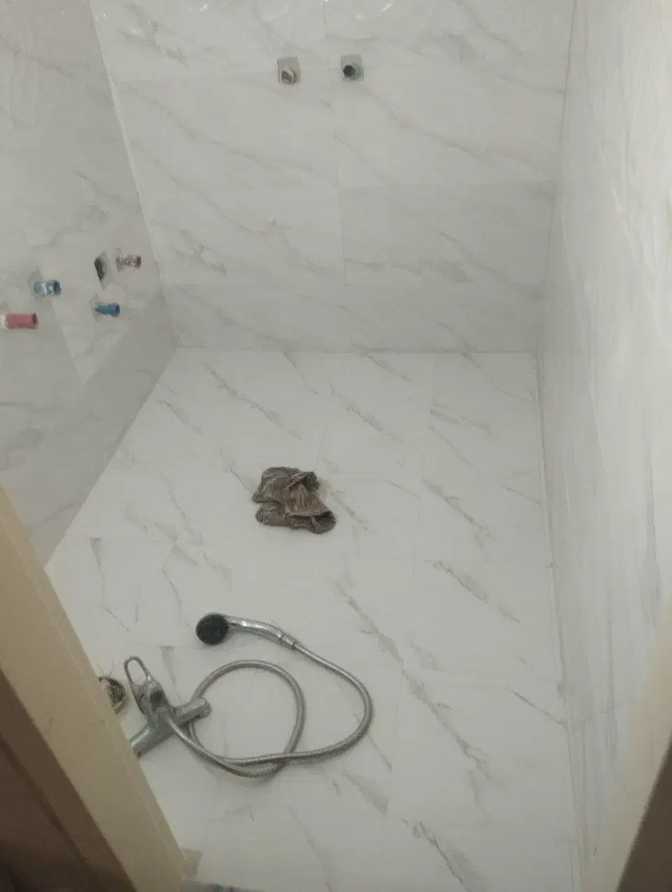 تشخیص ترکیدگی لوله ونم لوله کشی بنای ترمیم لوله|خدمات پیشه و مهارت|تهران, منیریه|دیوار