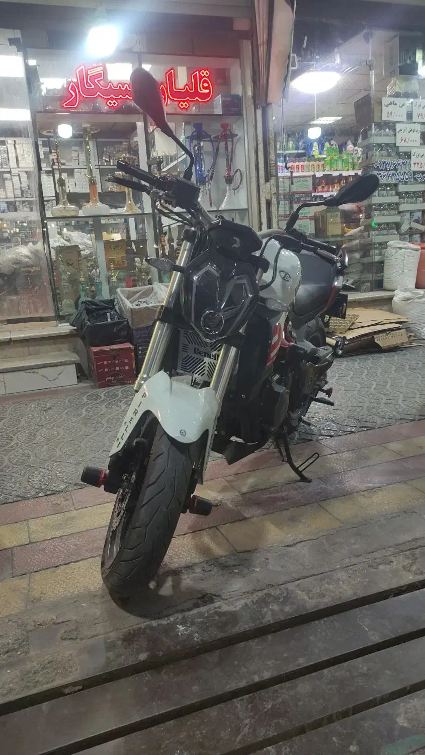 بنلی 300|موتورسیکلت|پیشوا, |دیوار