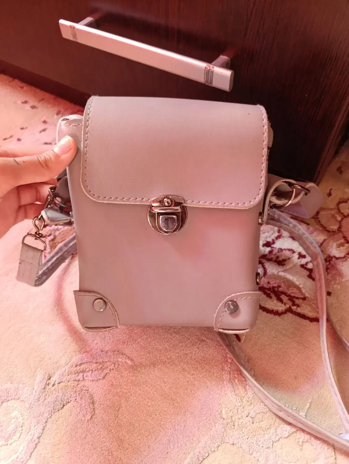 کیف نو|کیف، کفش، کمربند|شیراز, شیشه‌گری|دیوار