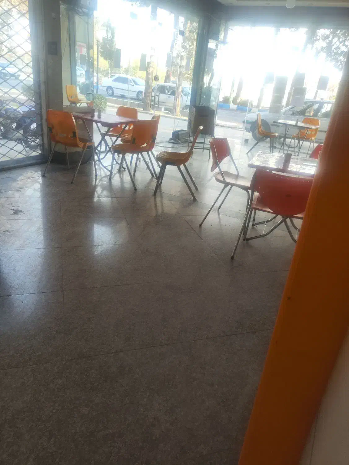 کار گر ساده خانم برای کار در فست فود غذا خوری|استخدام خدمات فروشگاه و رستوران|نسیمشهر, |دیوار