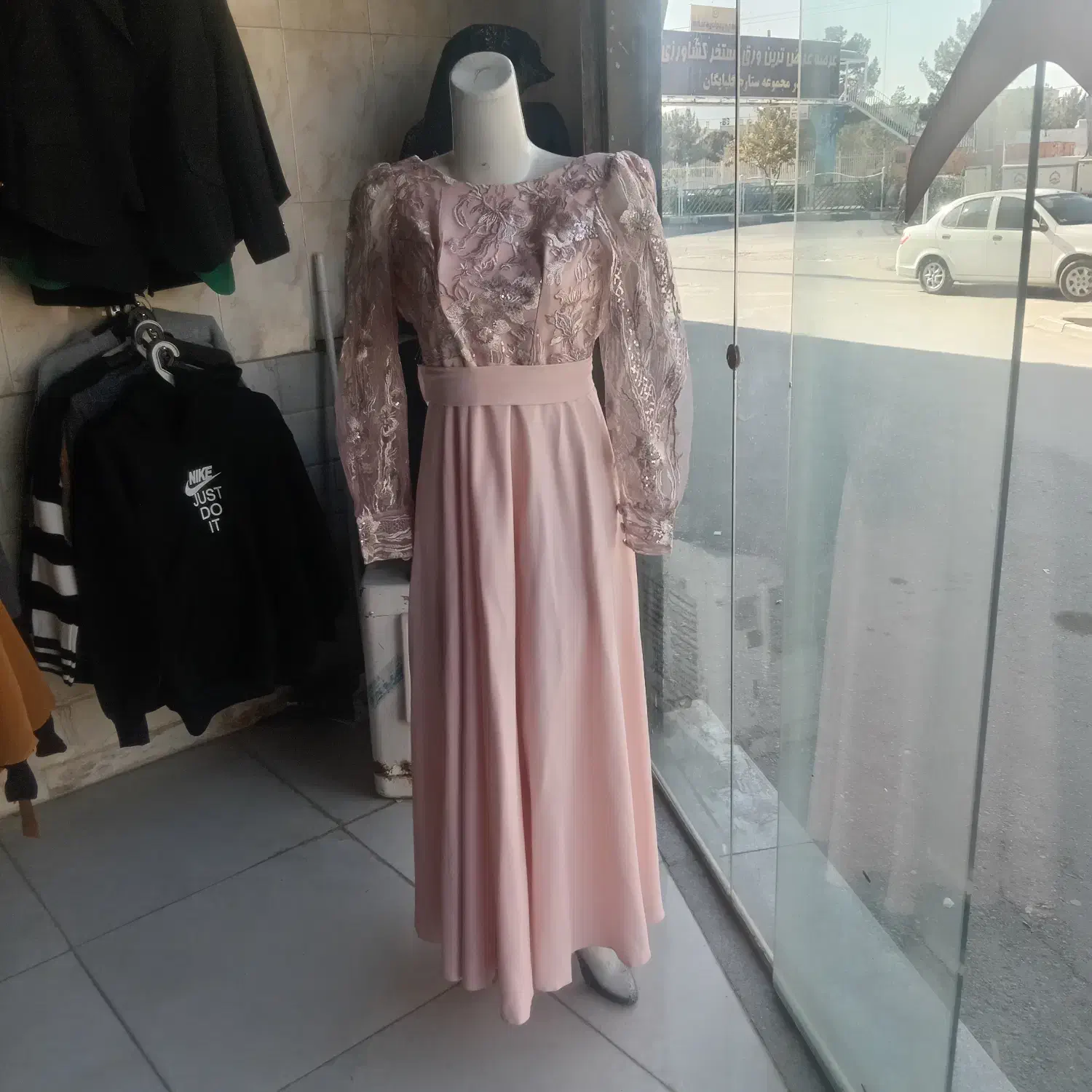 لباس مجلسی|لباس|تربت‌حیدریه, ترمینال|دیوار