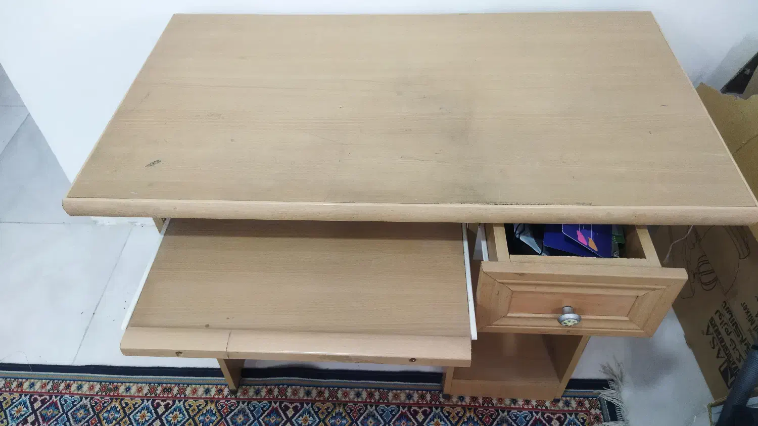 میز کامپیوتر تمیز و سالم|میز تحریر و کامپیوتر|کازرون, |دیوار