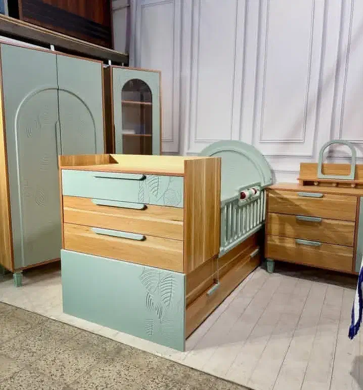 تخت نوزادی باکس دار در طرح و رنگ بدلخواه|تخت و سرویس خواب|پردیس, سیاه سنگ|دیوار