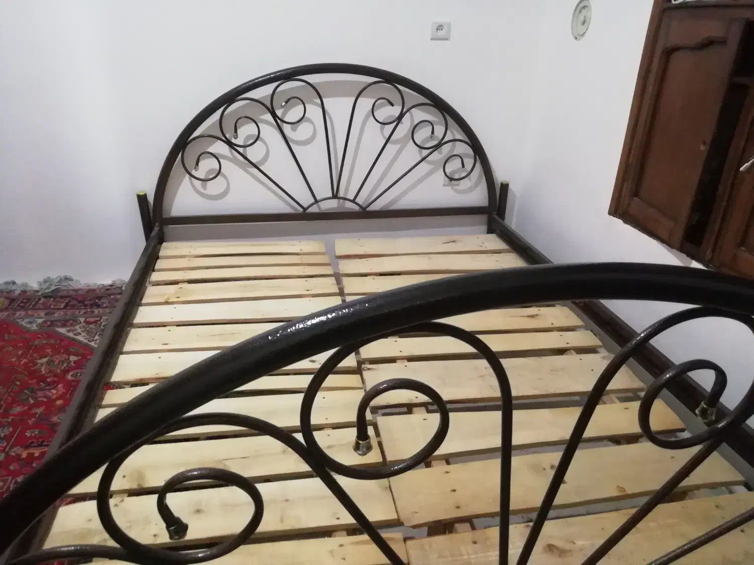 لوازم خانگی|تخت و سرویس خواب|خوی, |دیوار