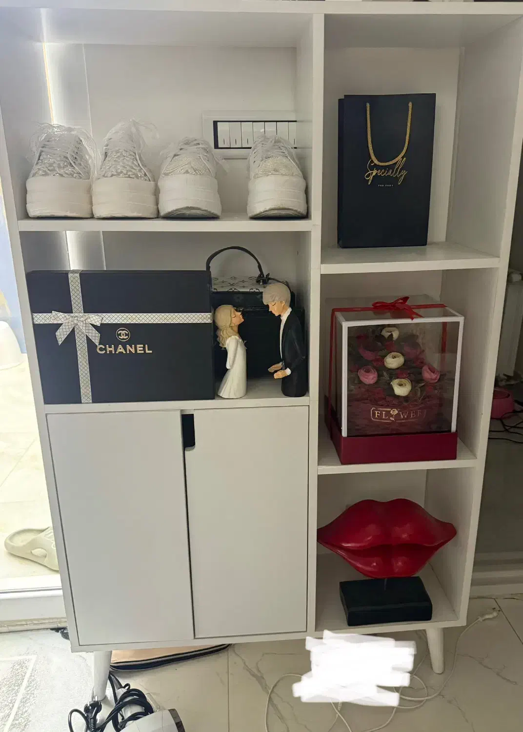 کتابخانه|کتابخانه، شلف، قفسه‌های دیواری|بانه, |دیوار