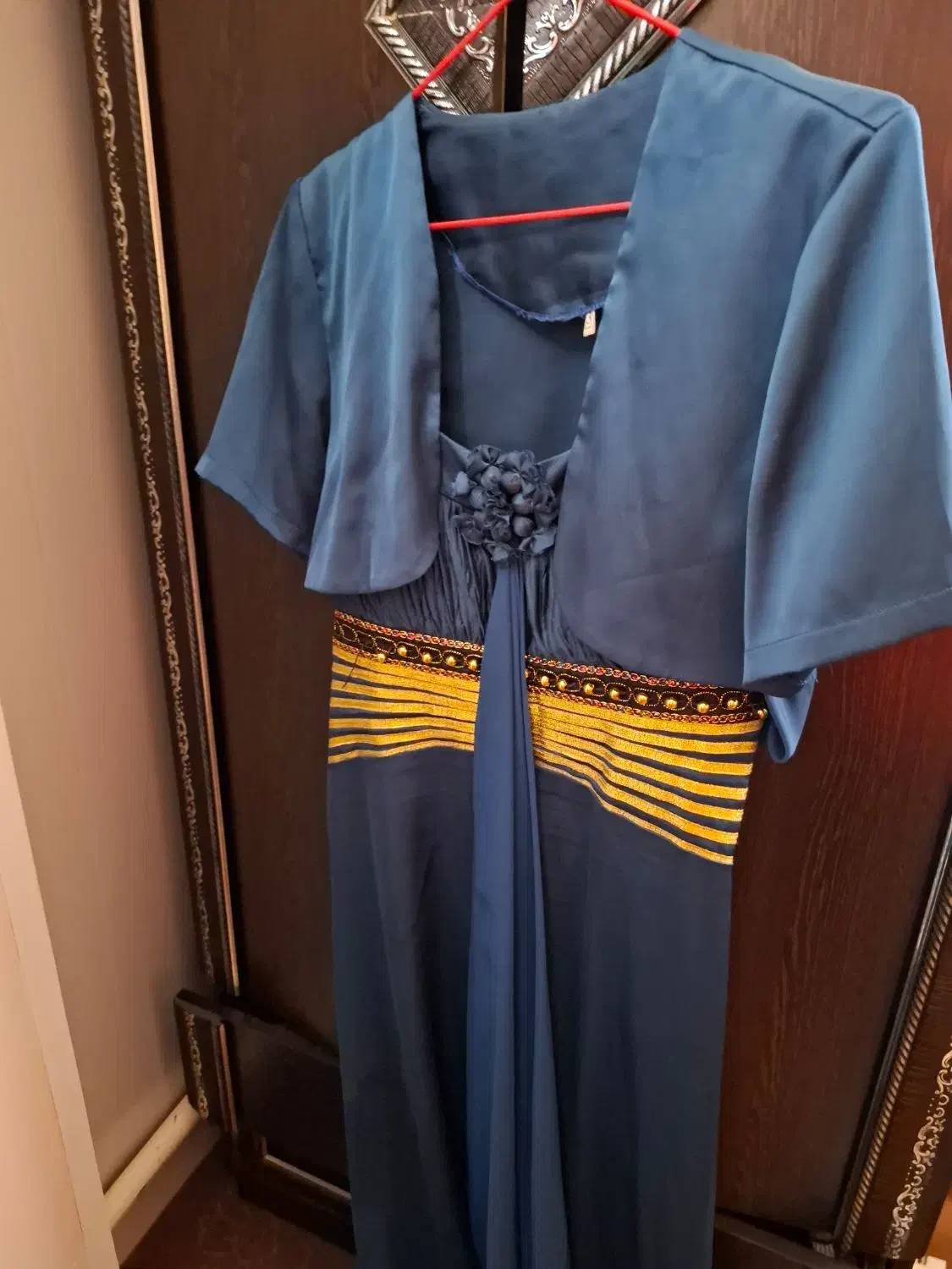 لباس مجلسی|لباس|زرندیه, |دیوار