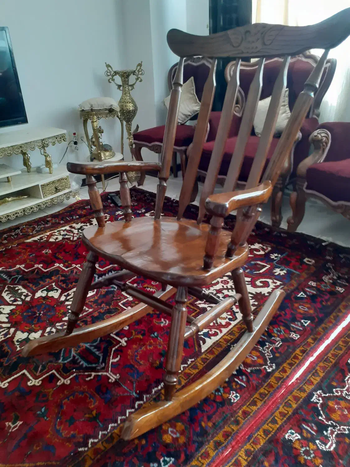 صندلی چوبی|صندلی و نیمکت|سهند, |دیوار