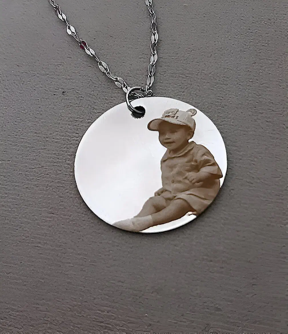 حک چهره روی پلاک استیل گردنبند|بدلیجات|مشهد, رسالت|دیوار