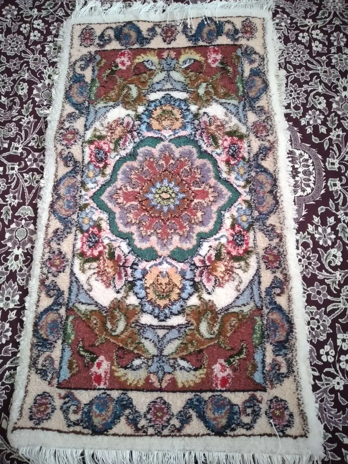 فرش رو مبلی|فرش|آذرشهر, |دیوار