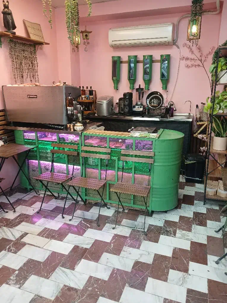 باریستا یا کمک باریستا آقا یا خانم|استخدام خدمات فروشگاه و رستوران|تهران, سلسبیل جنوبی|دیوار