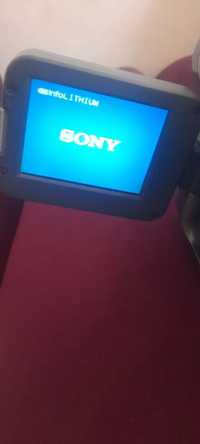 دوربین هندی کم سونی.|دوربین عکاسی و فیلم‌برداری|شیراز, بعثت|دیوار