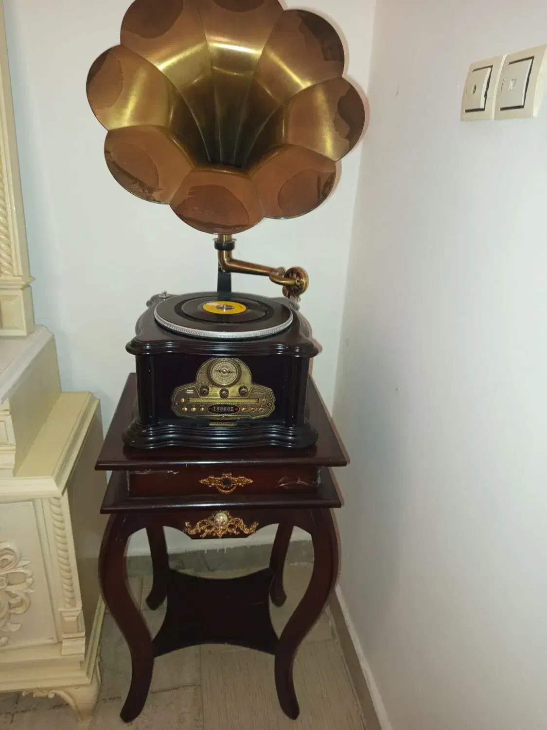 گرامافون|کلکسیون اشیاء عتیقه|میناب, |دیوار