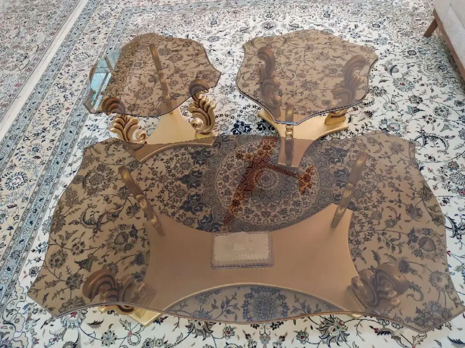 میز جلو مبلی * میز عسلی* میز شیشه ای|مبلمان خانگی و میز عسلی|فلاورجان, |دیوار