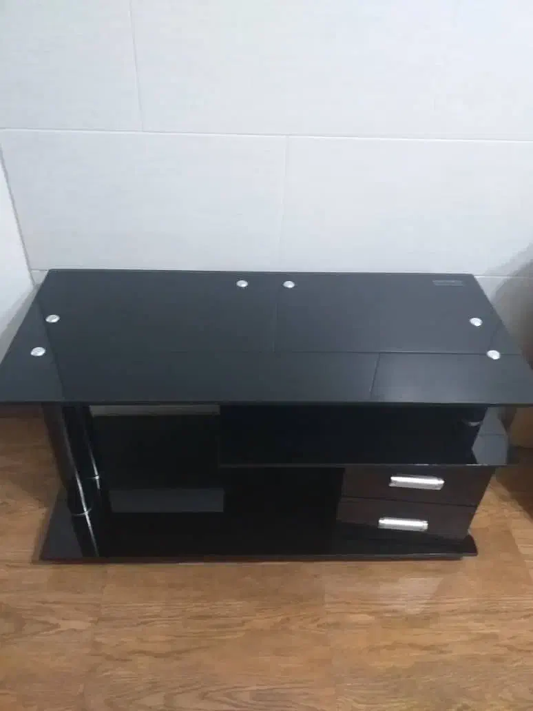 میز تلوزیون شیشه ای|میز تلویزیون|رشت, منظریه|دیوار