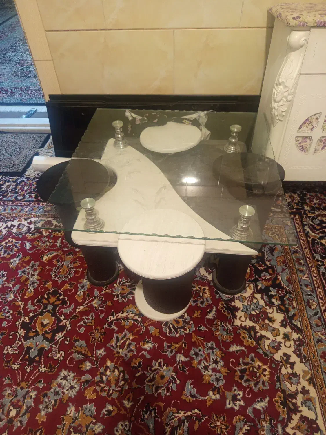 میز جلومبلی سفیدوسیاه|مبلمان خانگی و میز عسلی|کرمان, |دیوار