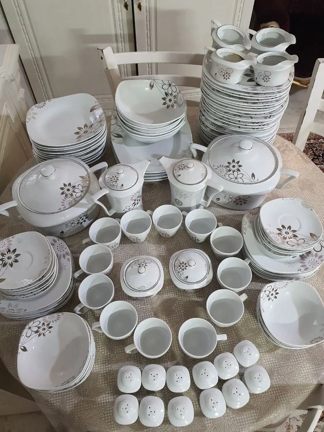 سرویس چینی|ظروف سرو و پذیرایی|مشهد, انقلاب|دیوار