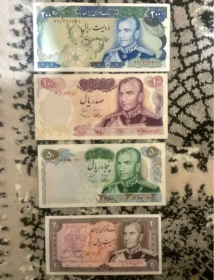 چهار برگ اسکناس و ست جعبه سکه آبطلا خورده|کلکسیون سکه، تمبر، اسکناس|لاهیجان, کوی خزر|دیوار