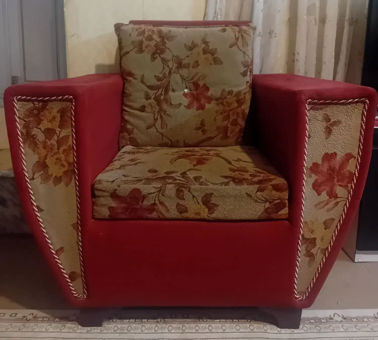 مبل ۷ نفره مخمل|مبلمان خانگی و میز عسلی|نیشابور, شهرک قدس|دیوار