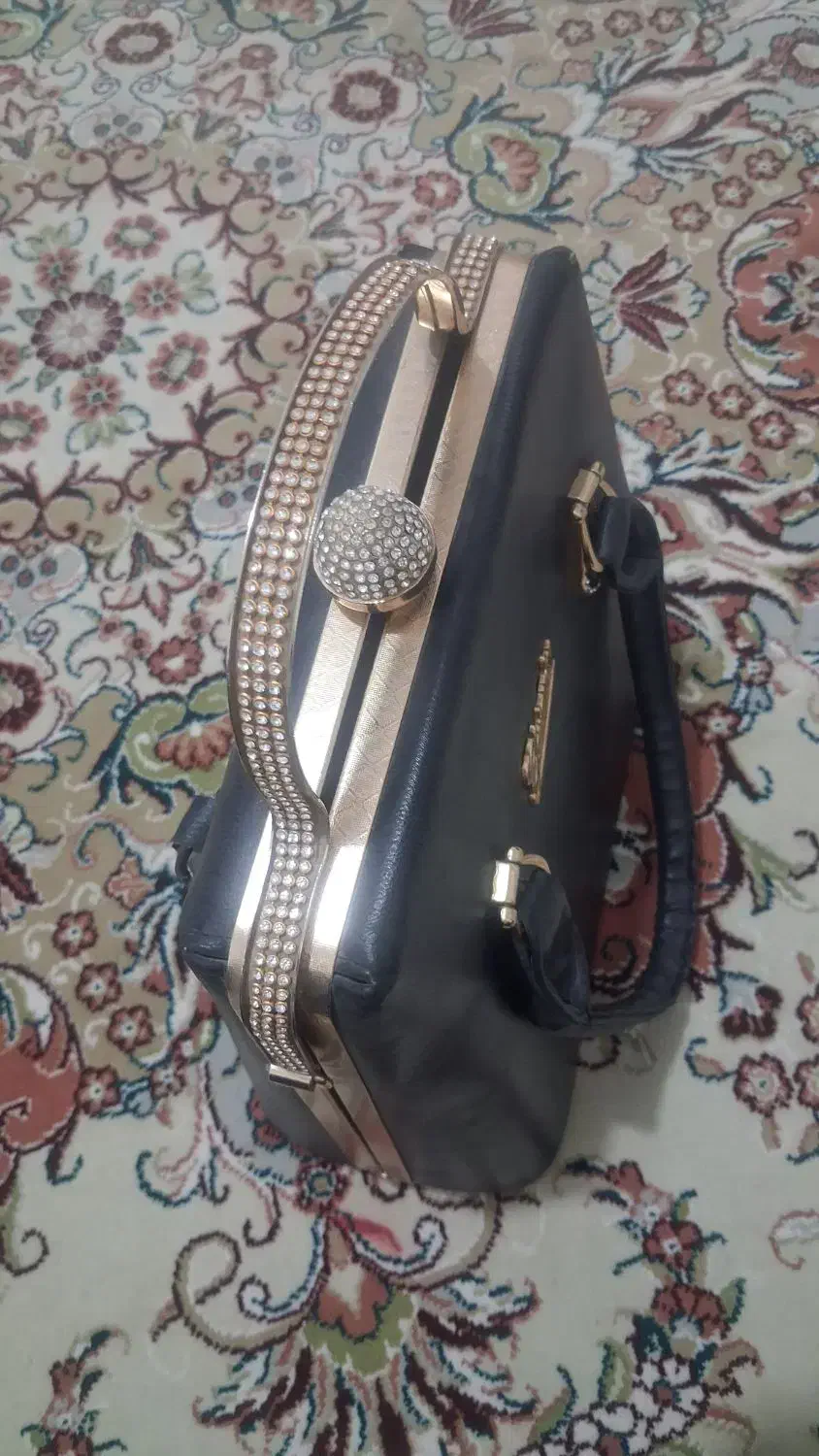 کیف مجلسی|کیف، کفش، کمربند|دورود, |دیوار