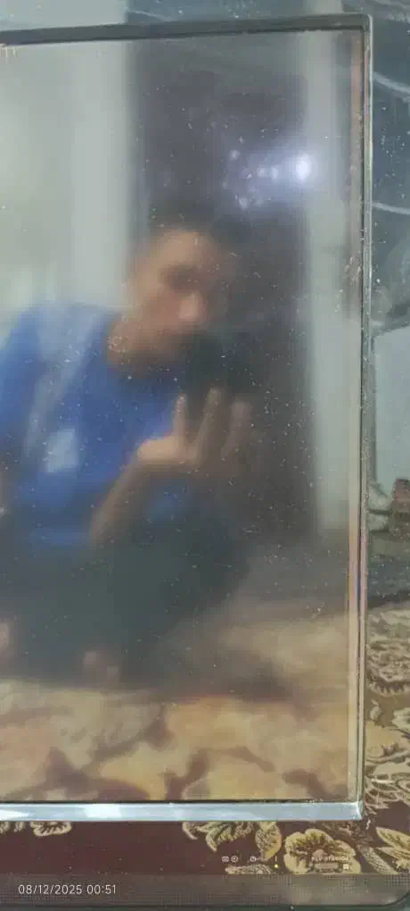 ال سی دی سالم فقط چندتا خط خش دارد|تلویزیون و پروژکتور|تهران, شهرک رضویه|دیوار