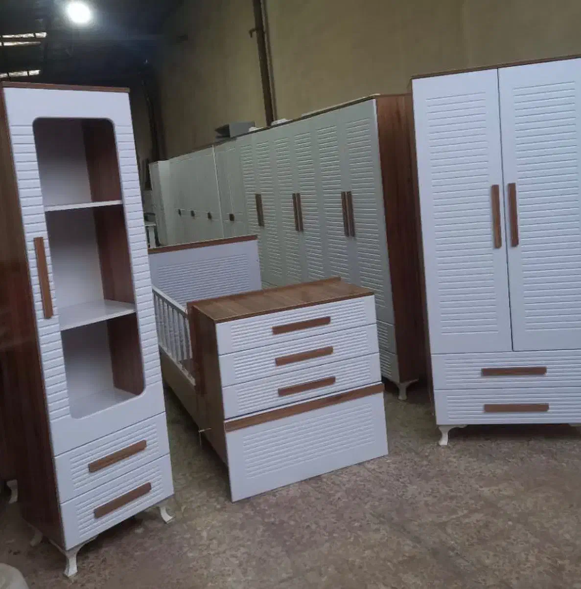 سرویس سیسمونی جذاب /-|اسباب و اثاث بچه|اصفهان, باتون|دیوار