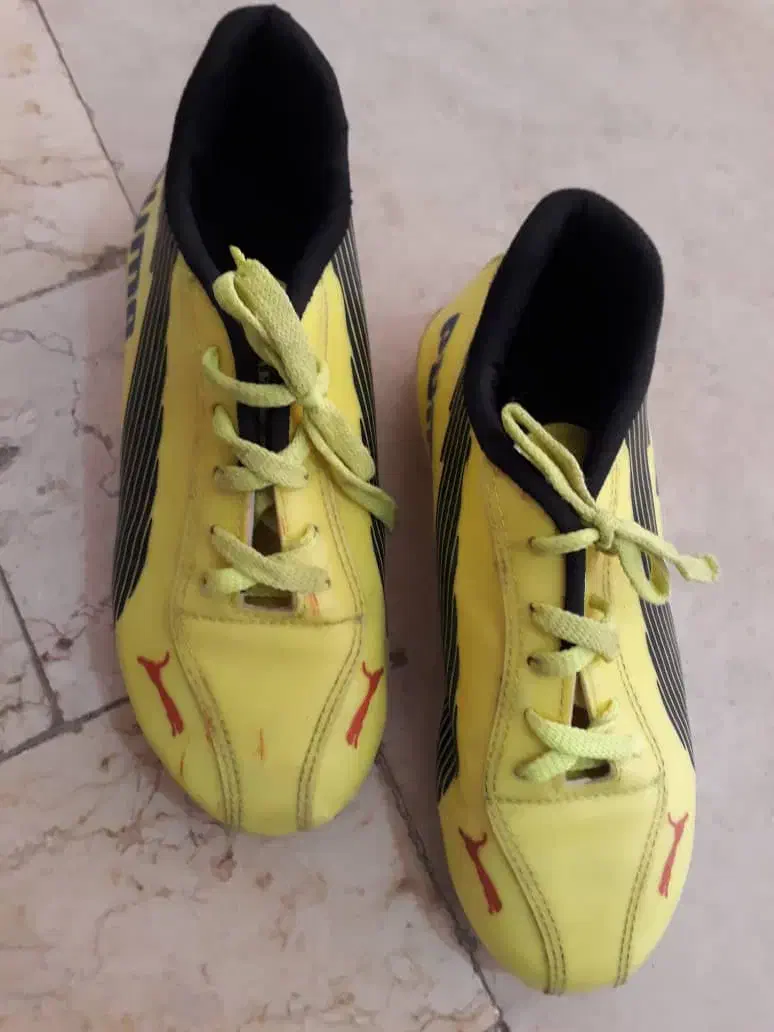 کفش فوتبال چمن|کفش و لباس بچه|رودسر, |دیوار