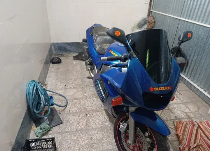 موتور سنگین سوزوکی ریسrf400|موتورسیکلت|شاهین‌شهر, گزبرخوار|دیوار