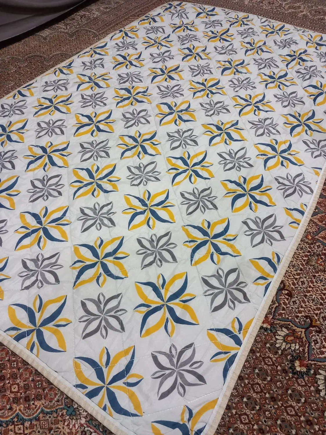 پتو و زیر انداز|رختخواب، بالش، پتو|بیرجند, |دیوار