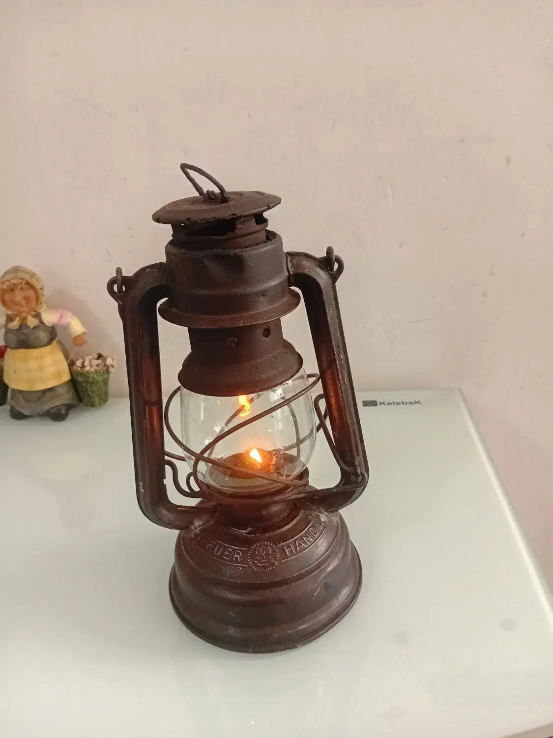 فانوس انتیک|کلکسیون اشیاء عتیقه|میانه, |دیوار