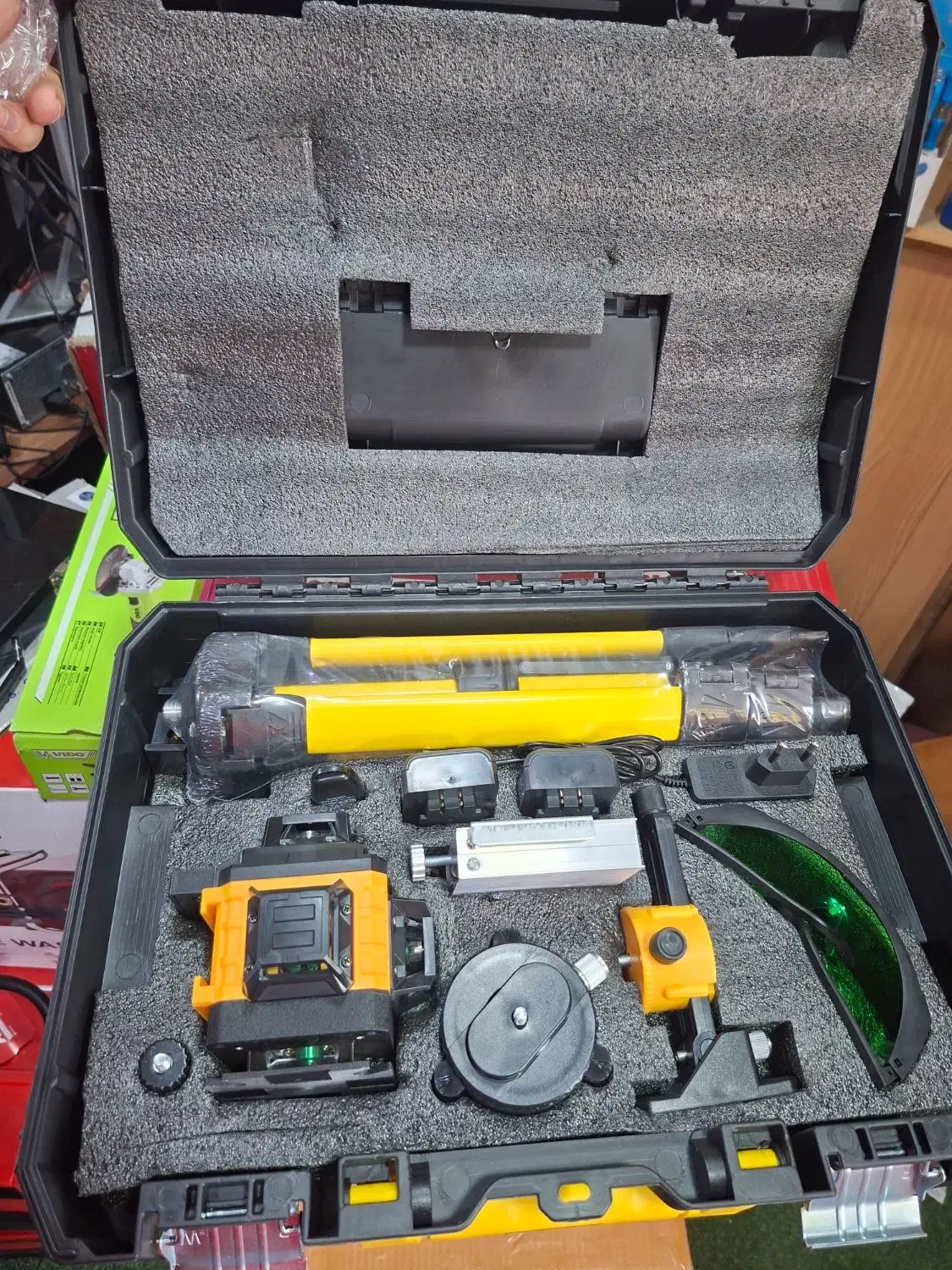 تراز لیزری ۱۶لاین ۳۶۰ درجه دیوالت ۱۰۰متری|ابزارآلات|شیراز, راهنمایی|دیوار