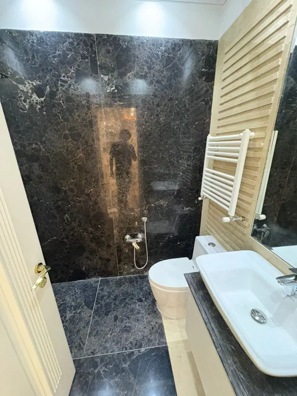 فرشته نوساز، ۱۶۰متر، ۳ خواب، استخر/ روف گاردن