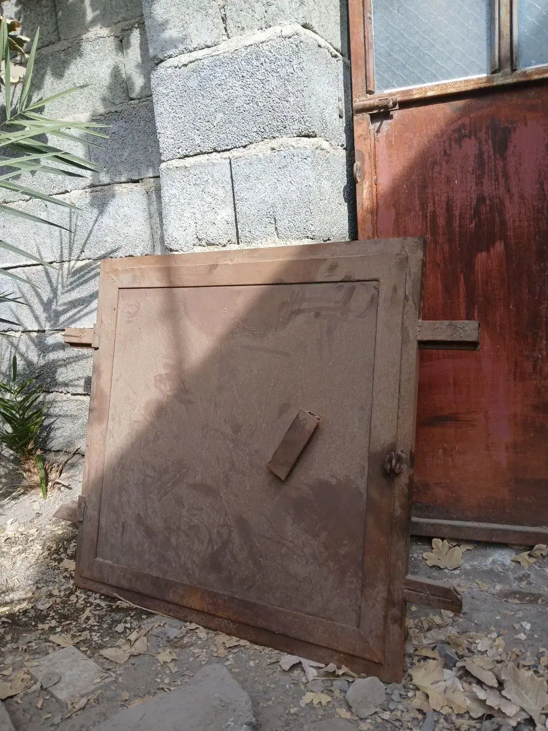 درب کله کبوتر|مصالح و تجهیزات ساختمان|کهنوج, |دیوار