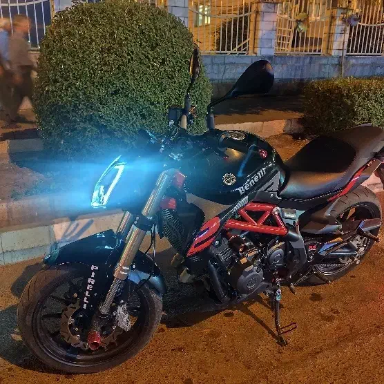 بنلی ۳۰۰ جفت سیلندر|موتورسیکلت|سقز, |دیوار