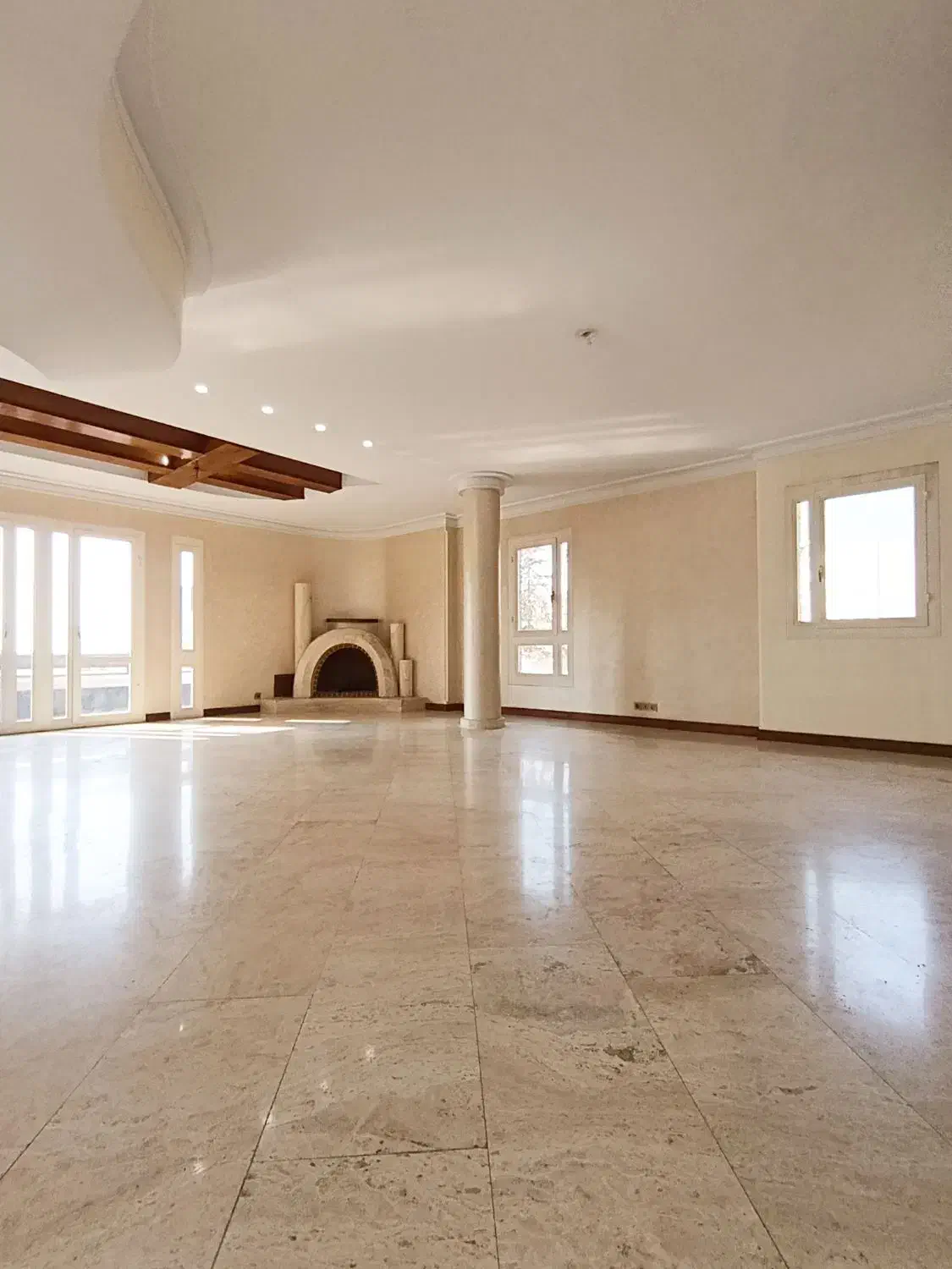 تراس چیدمان ۲۱۰ متر طبقه ۴   تاپ لوکیشن